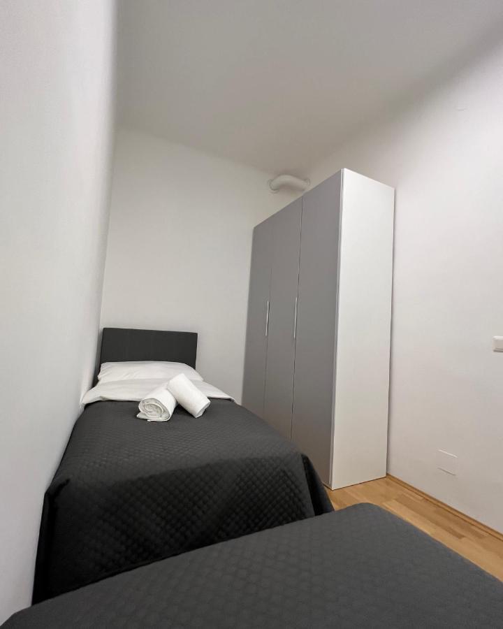 Modernes Juwel In Zentraler Lage Apartment Wina Bagian luar foto