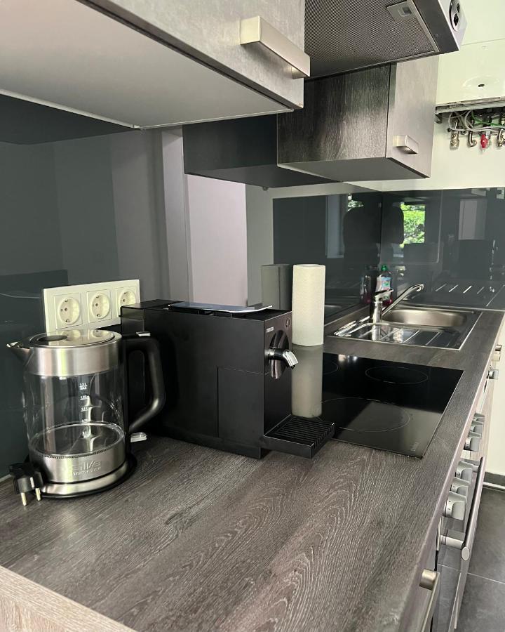Modernes Juwel In Zentraler Lage Apartment Wina Bagian luar foto