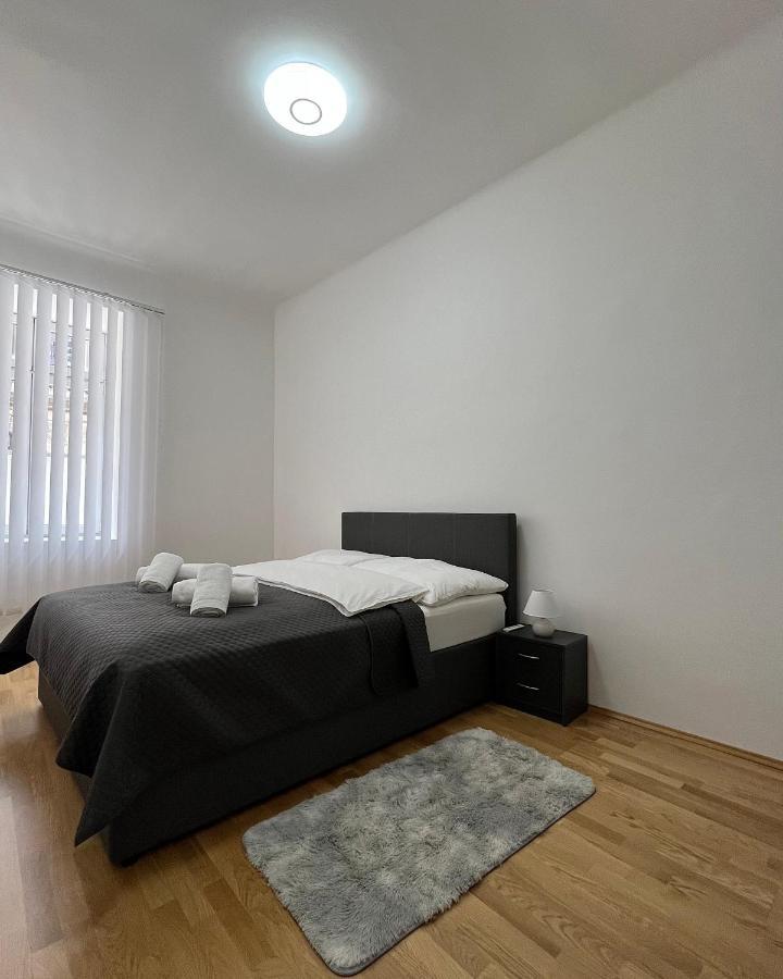 Modernes Juwel In Zentraler Lage Apartment Wina Bagian luar foto