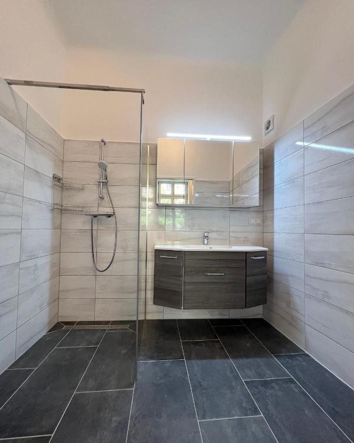 Modernes Juwel In Zentraler Lage Apartment Wina Bagian luar foto