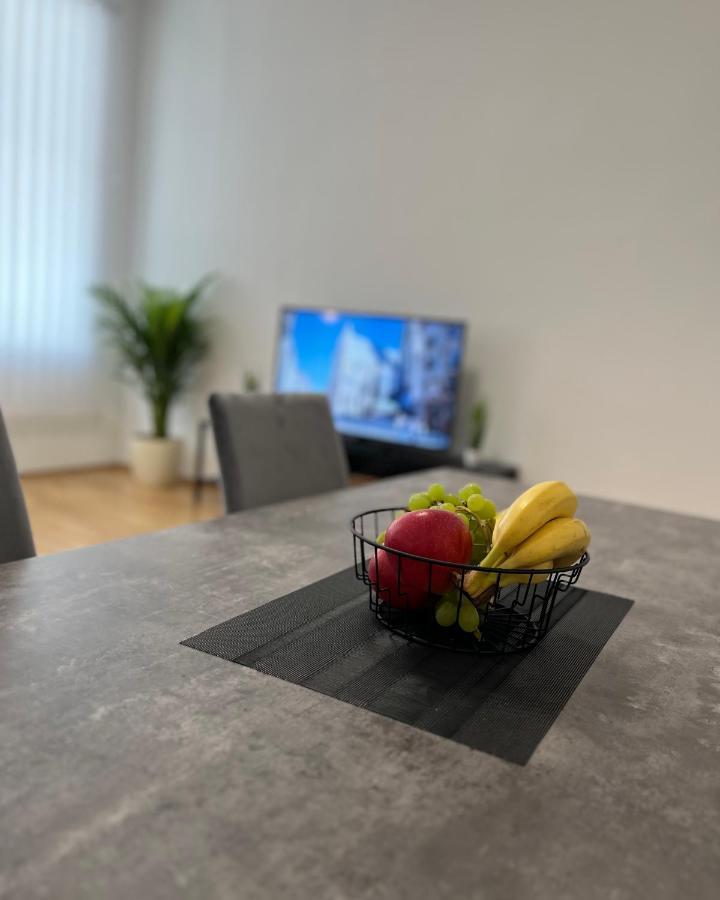 Modernes Juwel In Zentraler Lage Apartment Wina Bagian luar foto