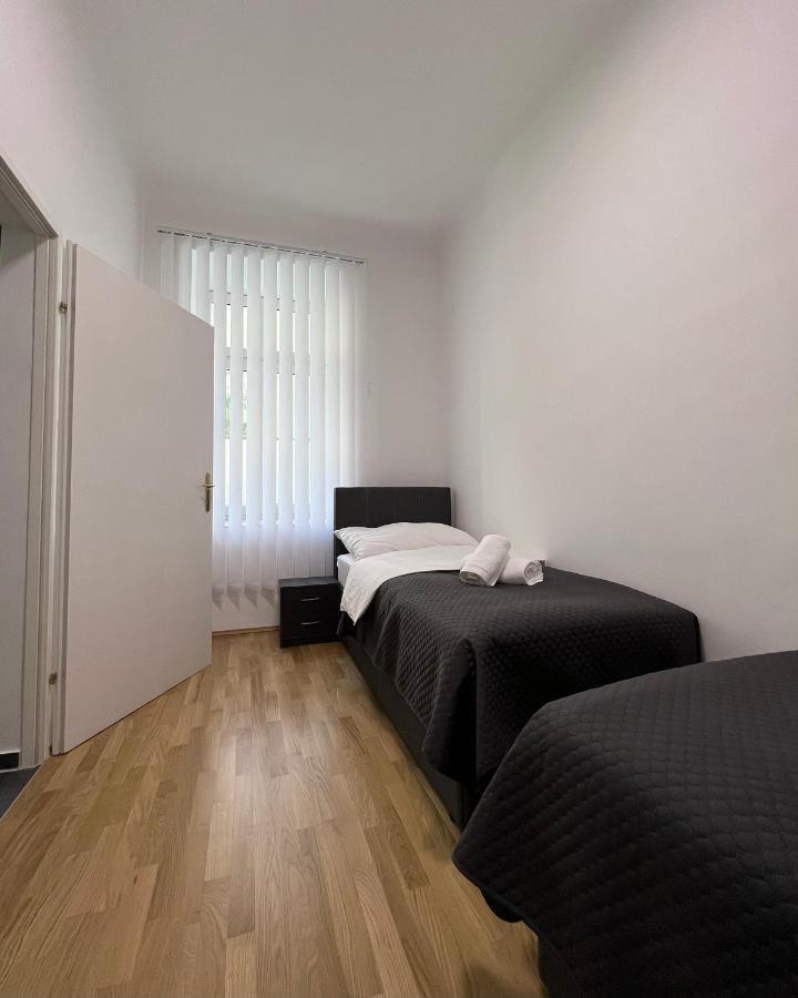 Modernes Juwel In Zentraler Lage Apartment Wina Bagian luar foto