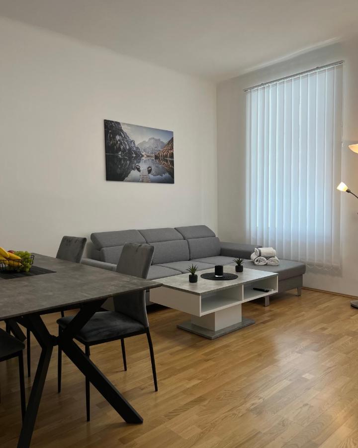 Modernes Juwel In Zentraler Lage Apartment Wina Bagian luar foto